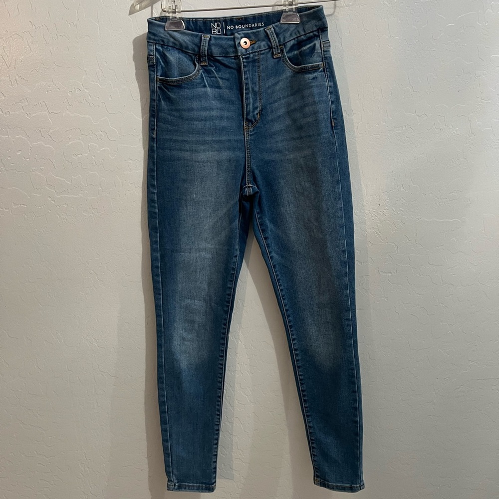 No boundaries high rise skinny jeans